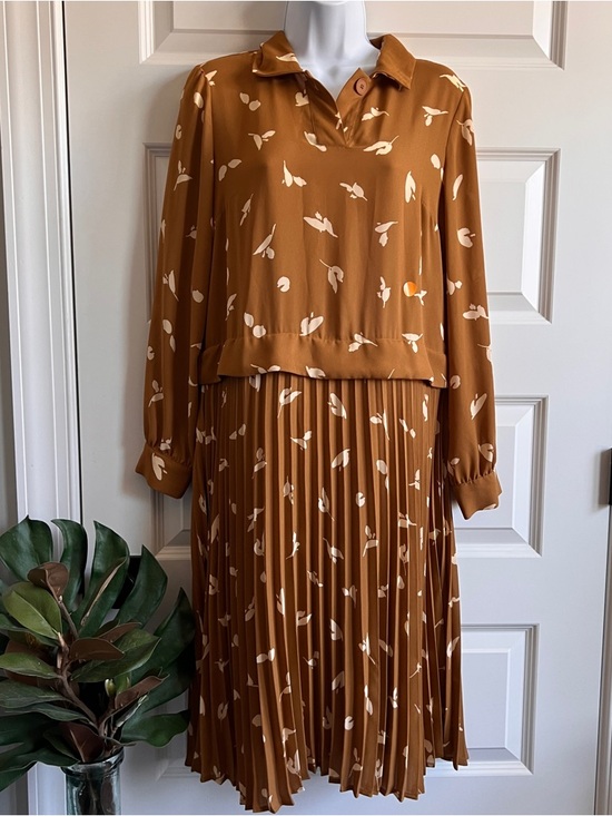 OAK + FORT Dresses & Skirts - OAK + FORT Midi Pleated Size Small/Medium